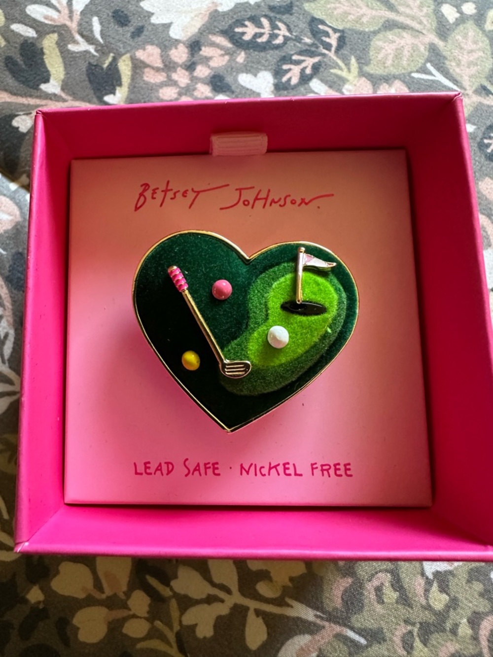 ๐ฉถBETSEY JOHNSON GOLD PLATED GOLF HEART RING - NWT - Picture 5 of 5